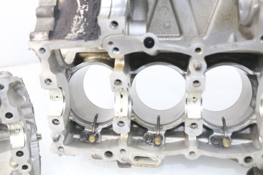photo de ENGINE CRANKCASE BMW S RR ABS S1000RR 1000 (2009 - 2011) - Technical close-up