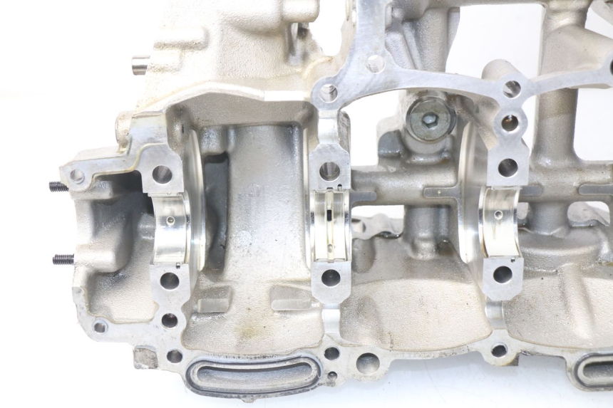 photo de ENGINE CRANKCASE BMW S RR ABS S1000RR 1000 (2009 - 2011) - Surface and material condition