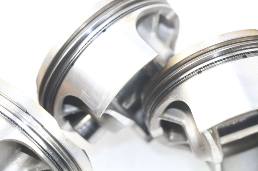 photo de ENGINE CRANKCASE BMW S RR ABS S1000RR 1000 (2009 - 2011) - Distinctive features