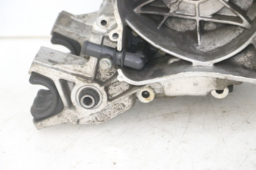 photo de ENGINE CRANKCASE PEUGEOT SATELIS 125 (2013 - 2018) - Distinctive features