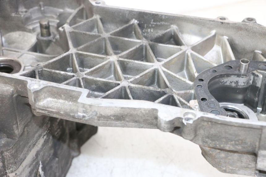 photo de ENGINE CRANKCASE PEUGEOT SATELIS 125 (2013 - 2018) - Zoom on usage condition