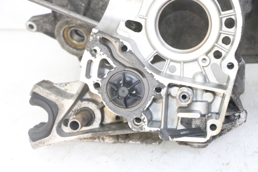 photo de ENGINE CRANKCASE PEUGEOT SATELIS 125 (2013 - 2018) - Main view