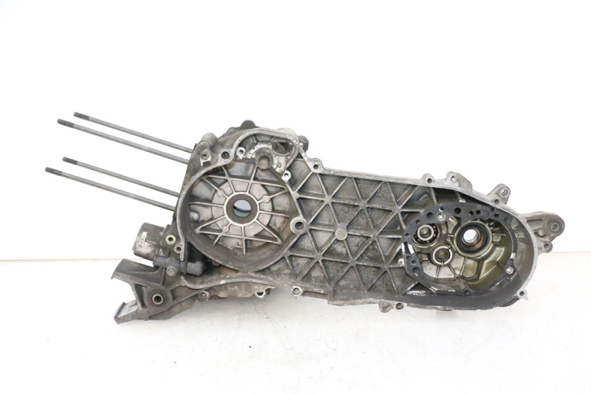 photo de ENGINE CRANKCASE PEUGEOT SATELIS 125 (2010 - 2012) - Main view