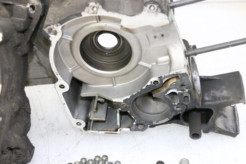 photo de ENGINE CRANKCASE PEUGEOT SATELIS 125 (2010 - 2012) - Main view