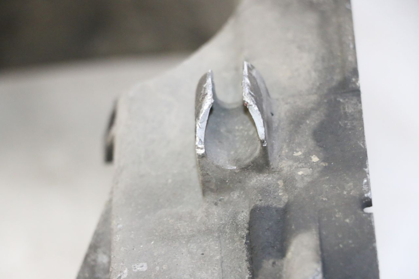 photo de ENGINE CRANKCASE PEUGEOT SATELIS 125 (2010 - 2012) - Alternative perspective