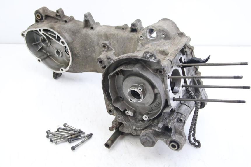 photo de ENGINE LOWER CASING APRILIA SCARABEO 4T 50 (2009 - 2017) - Main view