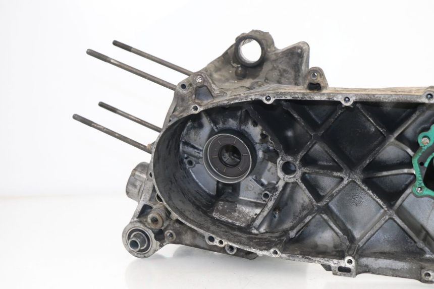 photo de ENGINE CRANKCASE APRILIA SCARABEO GT 125 (1999 - 2007) - Distinctive features