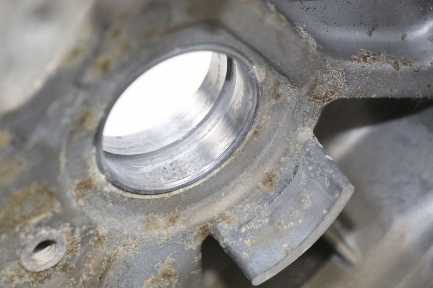 photo de ENGINE CRANKCASE APRILIA SCARABEO GT 125 (1999 - 2007) - Component zoom