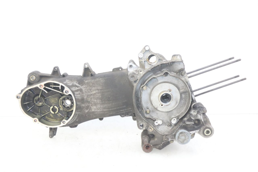 photo de ENGINE LOWER CASING APRILIA SCARABEO 100 (2003 - 2012) - Detailed visual inspection