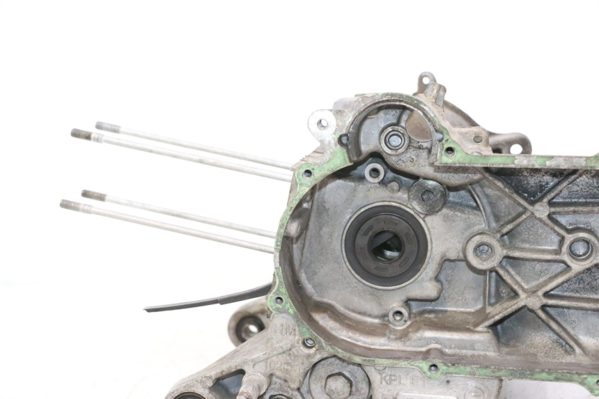 photo de ENGINE CRANKCASE HONDA SCV LEAD 100 (2003 - 2007) - High-resolution close-up