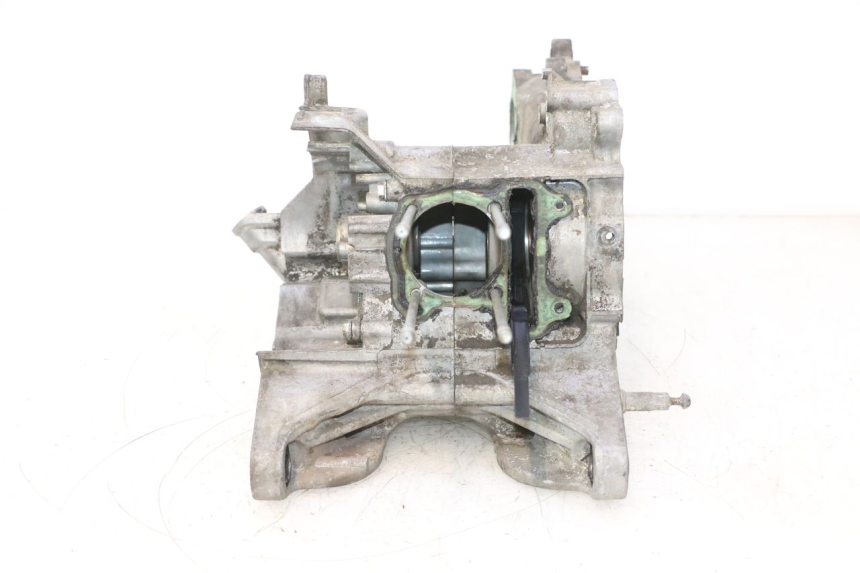 photo de ENGINE CRANKCASE HONDA SCV LEAD 100 (2003 - 2007) - Detailed visual inspection