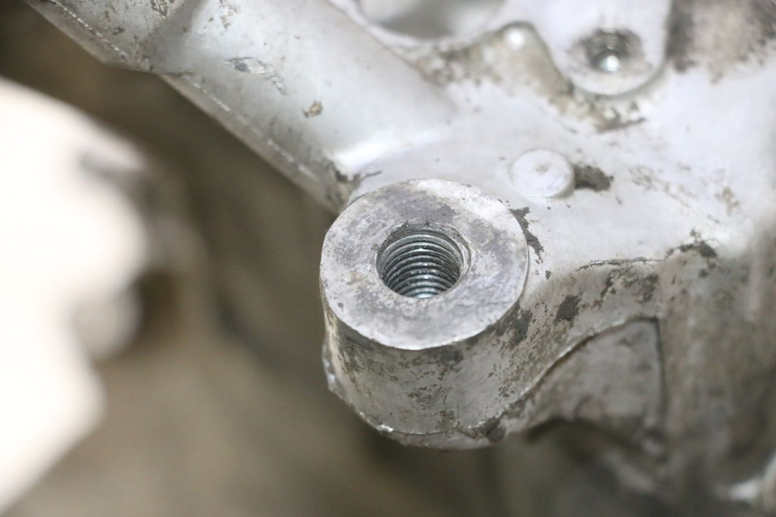 photo de ENGINE CRANKCASE HONDA SCV LEAD 100 (2003 - 2007) - Zoom on usage condition