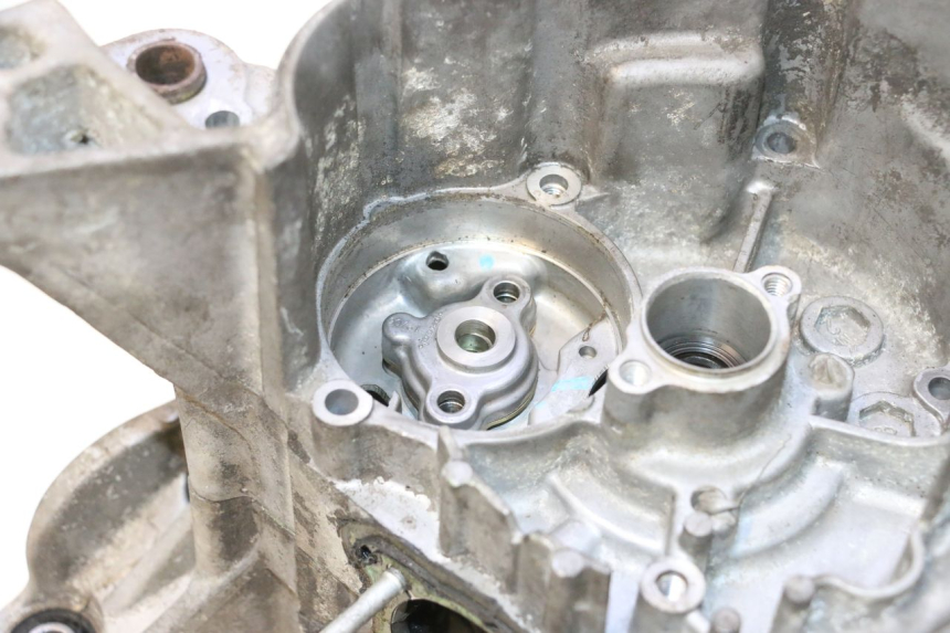 photo de ENGINE CRANKCASE HONDA SCV LEAD 100 (2003 - 2007) - Alternative perspective