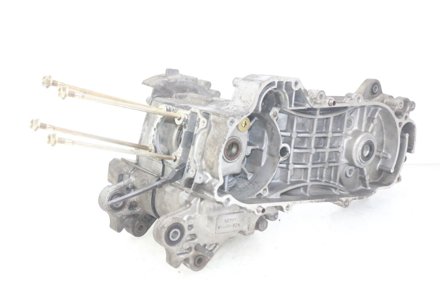 photo de ENGINE BOTTOM CASE KYMCO SENTO 100 (2008 - 2013) - High-resolution close-up