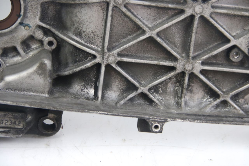 photo de ENGINE LOWER CASING SUZUKI SIXTEEN 125 (2008 - 2010) - Distinctive features