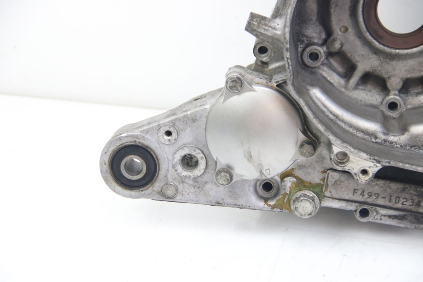 photo de ENGINE LOWER CASING SUZUKI SIXTEEN 125 (2008 - 2010) - Alternative angle