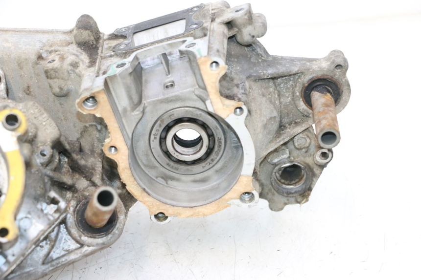 photo de ENGINE LOWER CASING PEUGEOT SPEEDFIGHT LC 50 (1996 - 2002) - Alternative angle