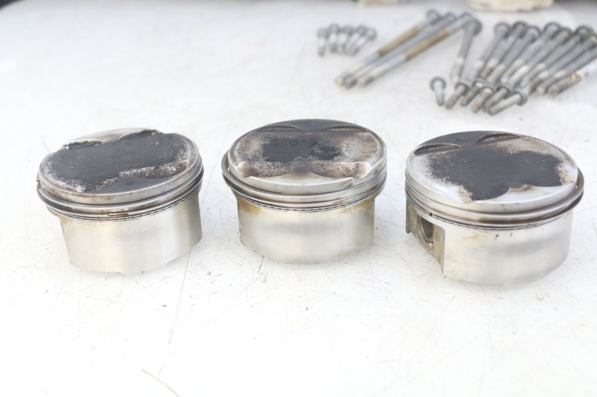 photo de ENGINE LOWER CASING TRIUMPH SPRINT ST 955 (1999 - 2001) - Component zoom