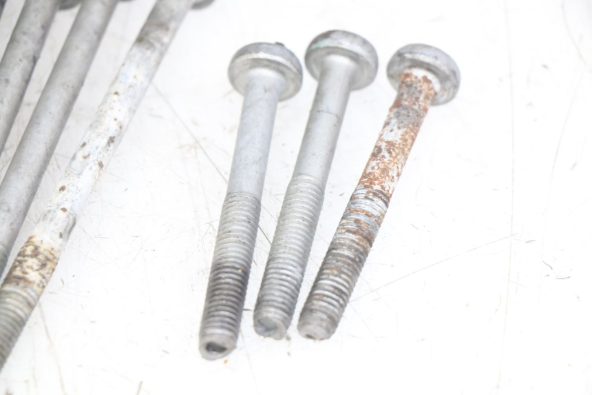 photo de ENGINE LOWER CASING TRIUMPH SPRINT ST 955 (1999 - 2001) - Focus on structure