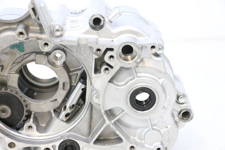 photo de ENGINE CRANKCASE YAMASAKI STREET 50 (2013 - 2018) - Distinctive features