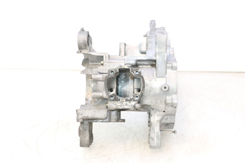photo de ENGINE CRANKCASE KYMCO SUPER 8 2T 50 (2007 - 2013) - Distinctive features