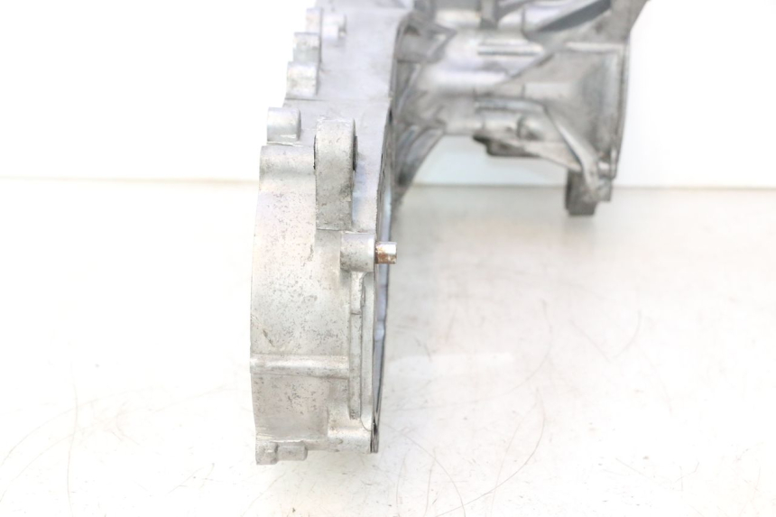 photo de ENGINE CRANKCASE KYMCO SUPER 8 2T 50 (2007 - 2013) - Focus on structure