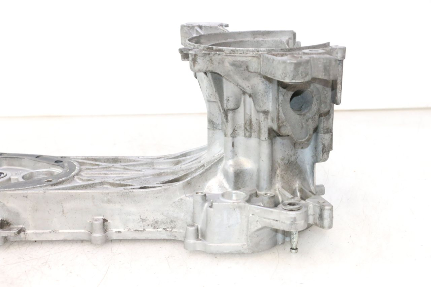 photo de ENGINE CRANKCASE KYMCO SUPER 8 2T 50 (2007 - 2013) - Alternative angle