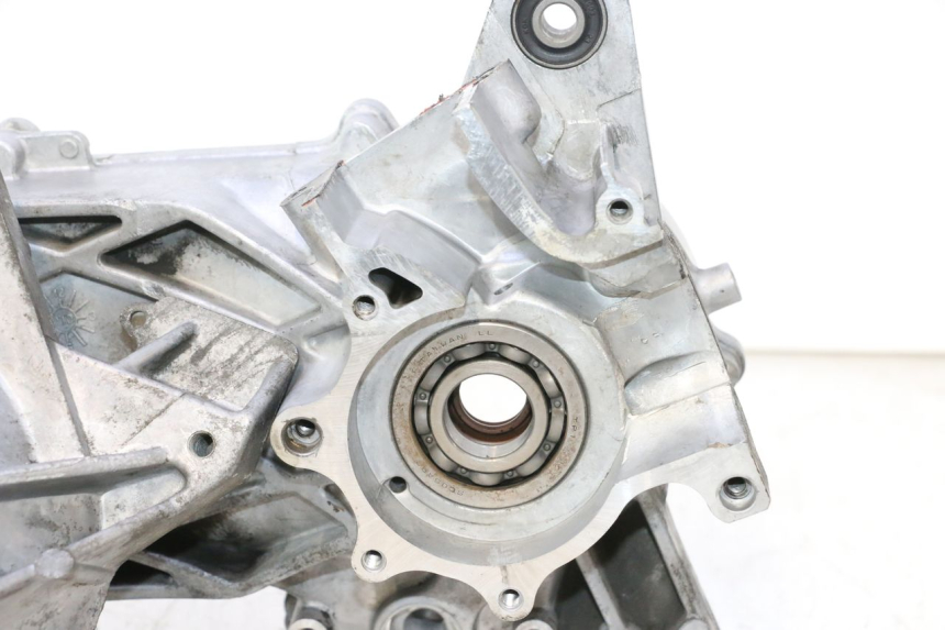 photo de ENGINE CRANKCASE KYMCO SUPER 8 2T 50 (2007 - 2013) - Alternative perspective