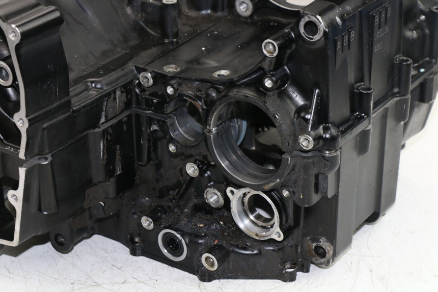 photo de ENGINE CRANKCASE SUZUKI GSF S BANDIT ABS 650 (2005 - 2006) - Distinctive features