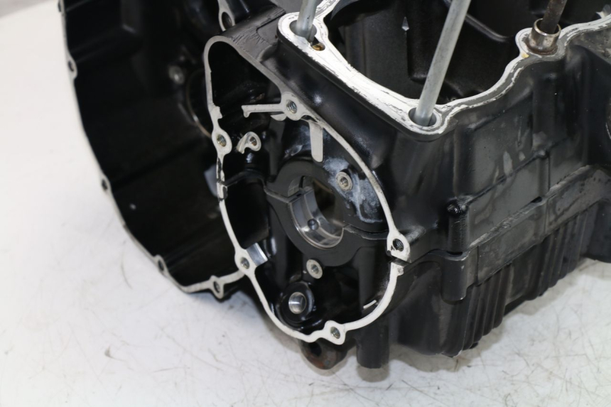 photo de ENGINE CRANKCASE SUZUKI GSF S BANDIT ABS 650 (2005 - 2006) - Focus on structure