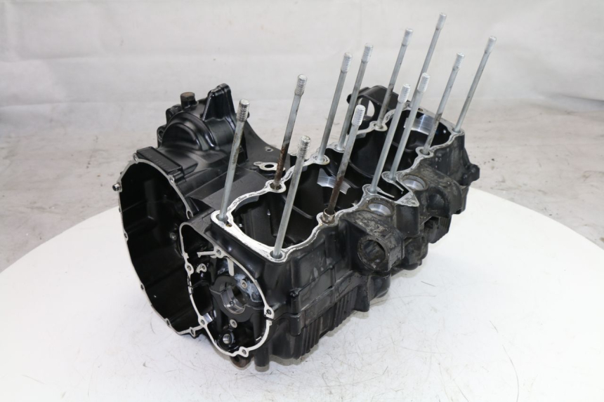 photo de ENGINE CRANKCASE SUZUKI GSF S BANDIT ABS 650 (2005 - 2006) - Alternative angle