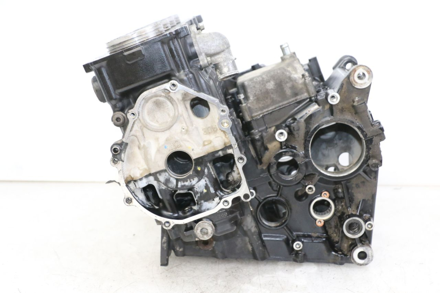 photo de ENGINE CRANKCASE SUZUKI GSR 750 (2011 - 2017) - Additional view of the item