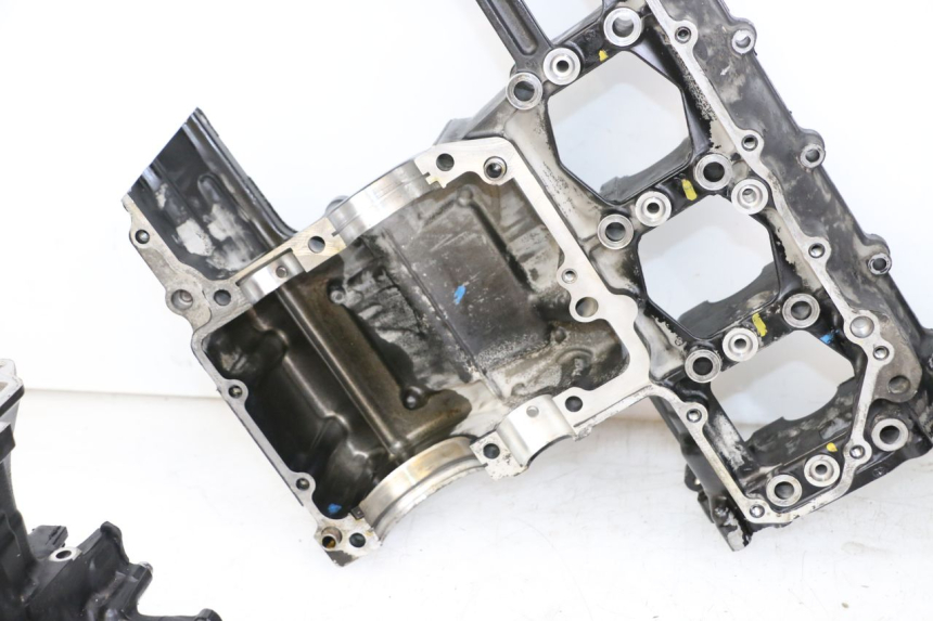 photo de ENGINE CRANKCASE SUZUKI GSR 750 (2011 - 2017) - Surface and material condition