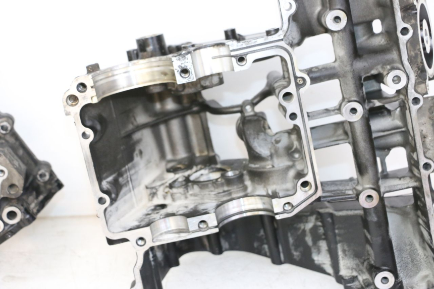 photo de ENGINE CRANKCASE SUZUKI GSR 750 (2011 - 2017) - Additional view of the item