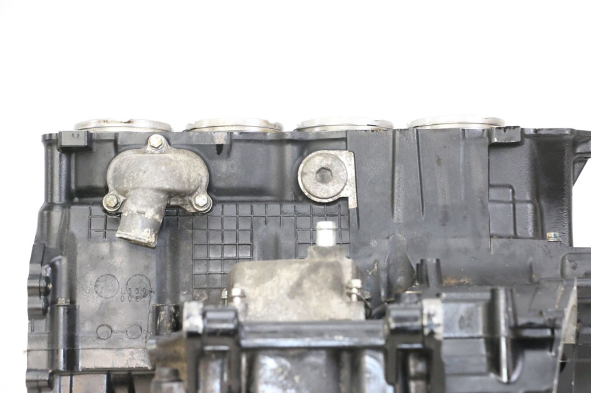 photo de ENGINE CRANKCASE SUZUKI GSR 750 (2011 - 2017) - Fixing points details