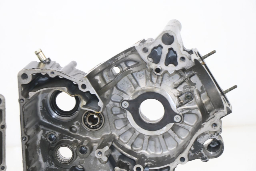 photo de ENGINE CRANKCASE SUZUKI SV S 650 (1999 - 2002) - Additional view of the item