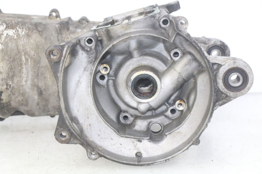 photo de ENGINE LOWER CASING PEUGEOT SV 125 (1991 - 1994) - Zoom on usage condition