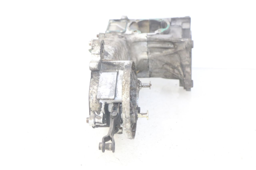 photo de ENGINE LOWER CASING PEUGEOT SV 125 (1991 - 1994) - Fixing points details