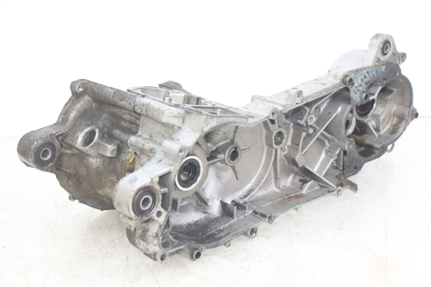 photo de ENGINE LOWER CASING PEUGEOT SV 125 (1991 - 1994) - Main view