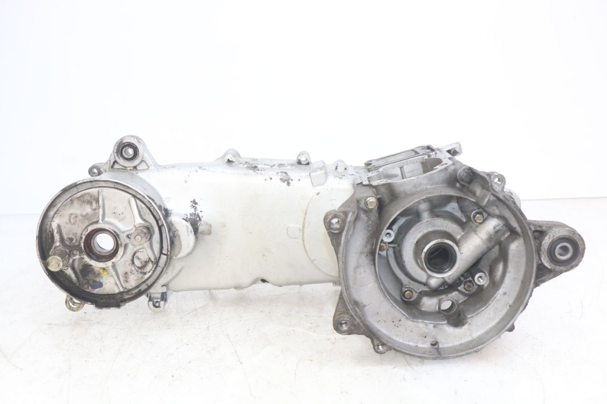 photo de ENGINE LOWER CASING PEUGEOT SV 125 (1991 - 1994) - Alternative perspective