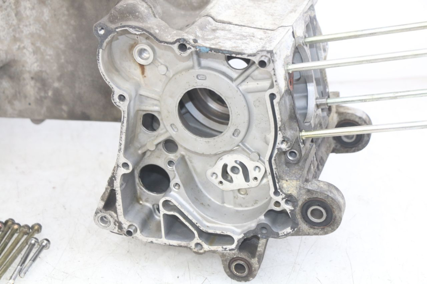 photo de ENGINE LOWER CRANKCASE SYM SYMPHONY 125 (2009 - 2015) - Detailed visual inspection