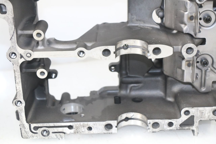 photo de ENGINE CRANKCASE YAMAHA TDM ABS 900 (2002 - 2014) - Alternative angle