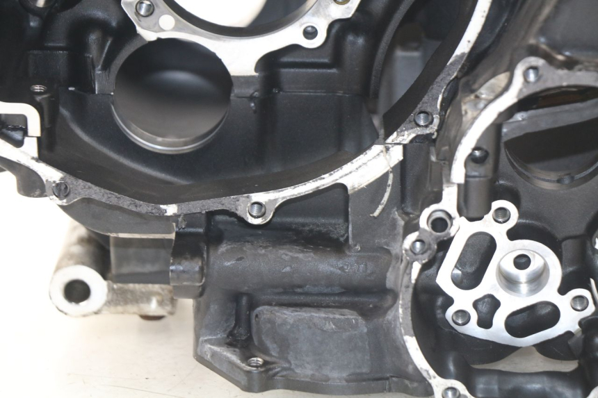 photo de ENGINE CRANKCASE YAMAHA TDM ABS 900 (2002 - 2014) - Alternative perspective