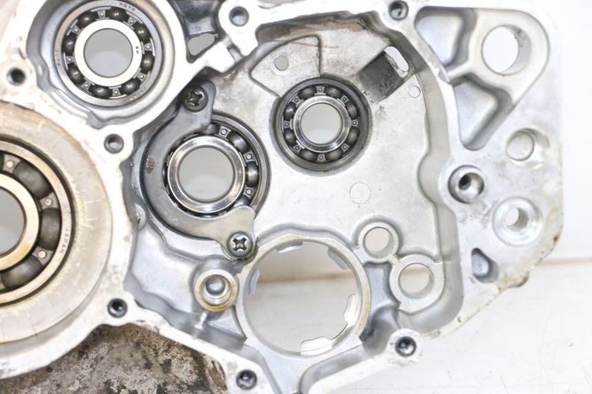 photo de ENGINE LOWER CASING YAMAHA TDR DELTABOX 125 (1997 - 2003) - Detailed visual inspection