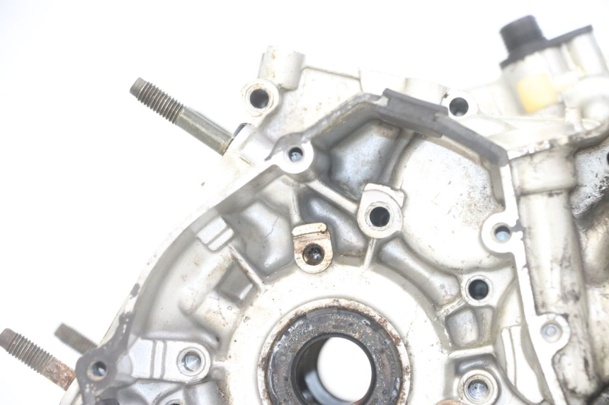 photo de ENGINE LOWER CASING YAMAHA TDR DELTABOX 125 (1997 - 2003) - Additional view of the item