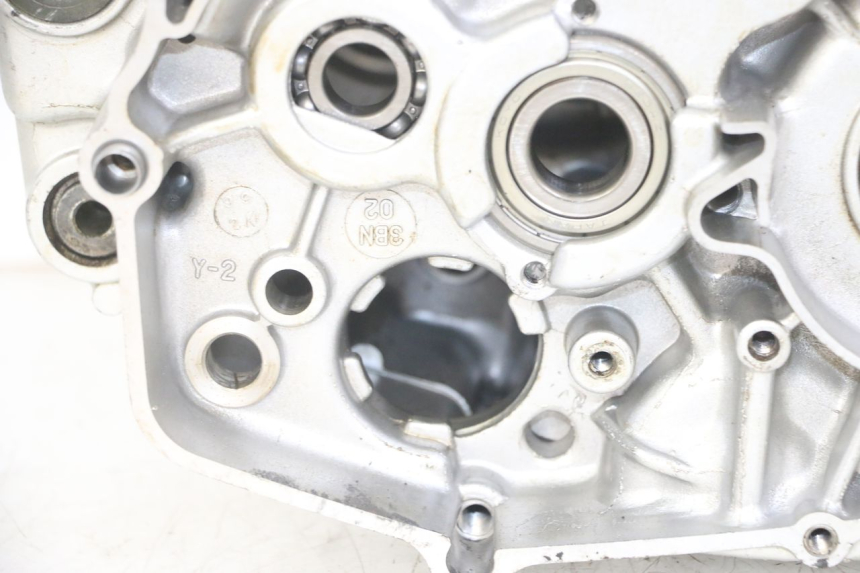 photo de ENGINE LOWER CASING YAMAHA TDR DELTABOX 125 (1997 - 2003) - Alternative angle