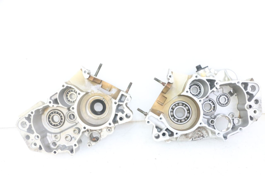 photo de ENGINE LOWER CASING YAMAHA TDR DELTABOX 125 (1997 - 2003) - Zoom on usage condition