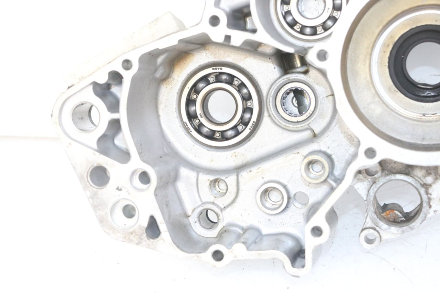 photo de ENGINE LOWER CASING YAMAHA TDR DELTABOX 125 (1997 - 2003) - Main view