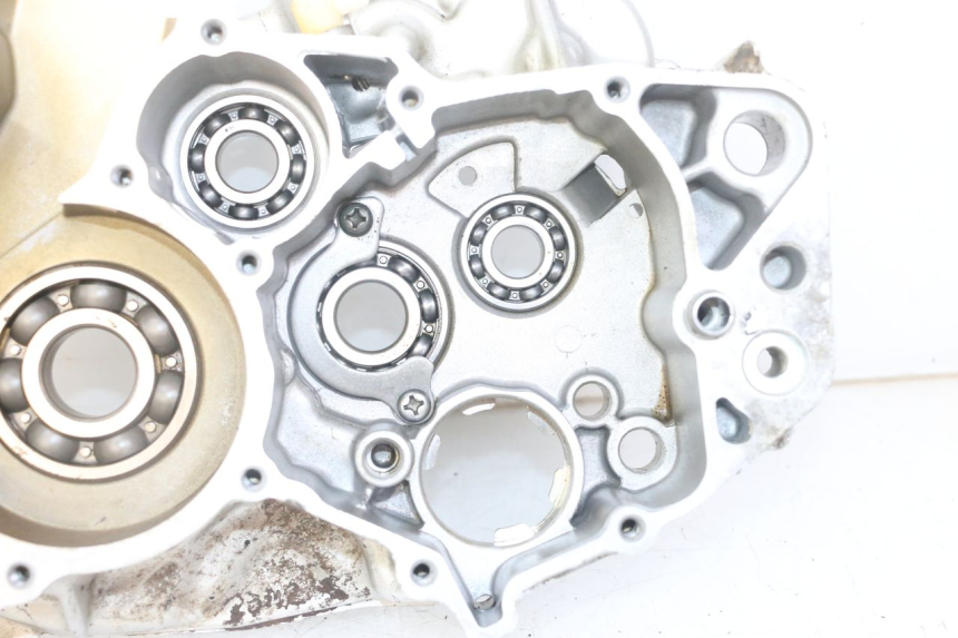 photo de ENGINE LOWER CASING YAMAHA TDR DELTABOX 125 (1997 - 2003) - Alternative perspective