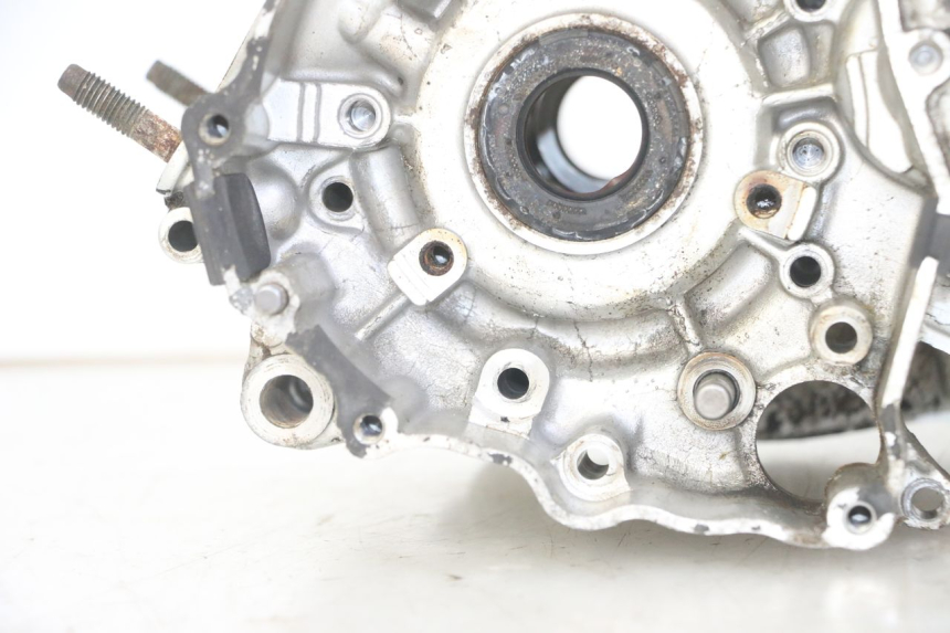 photo de ENGINE LOWER CASING YAMAHA TDR DELTABOX 125 (1997 - 2003) - Markings and original references